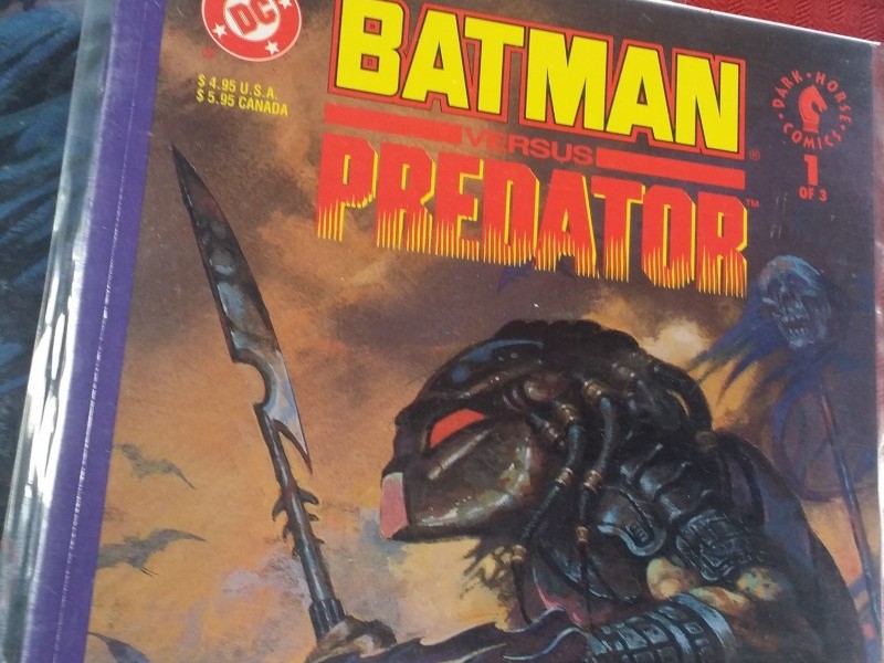 BATMAN VS PREDITOR COMIC BOOK SET